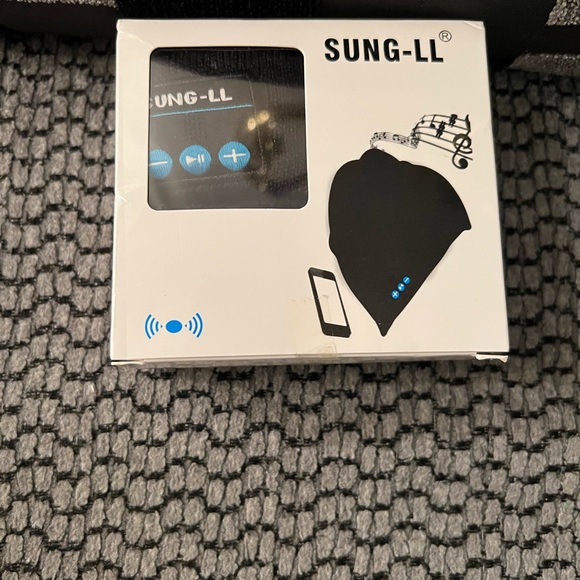 Sung Other New In Box Bluetooth Toboggan With All The Instructions